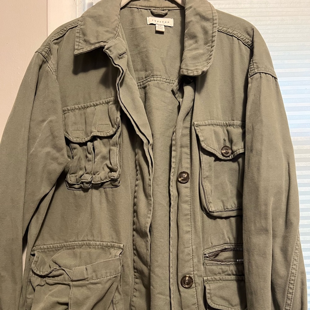 Size M army green top shop jacket-button close